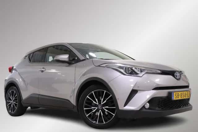 Toyota C-HR (2018) thumbnail 3