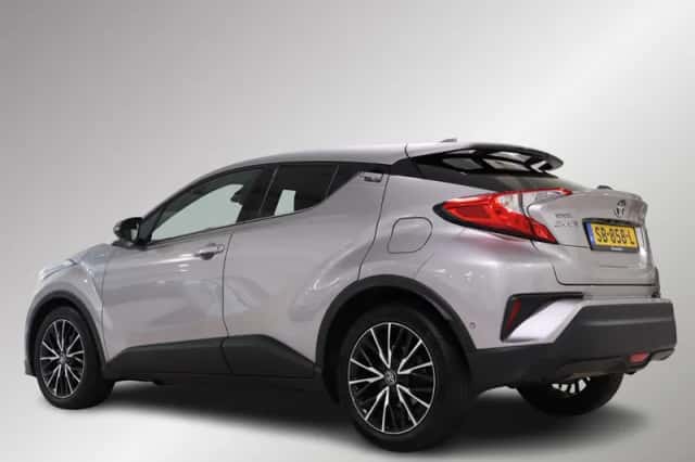 Toyota C-HR (2018) thumbnail 4
