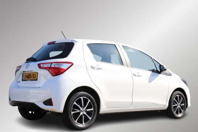 Toyota Yaris (2020) thumbnail 2