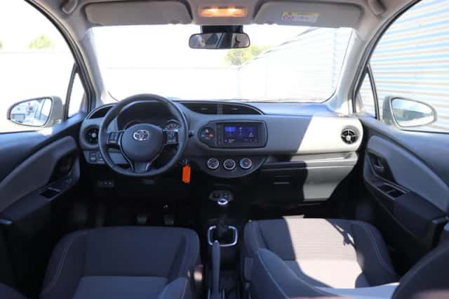 Toyota Yaris (2020) thumbnail 5