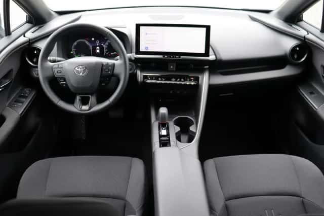 Toyota C-HR (2025) thumbnail 3