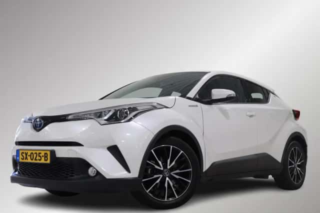 Toyota C-HR (2018) thumbnail 1