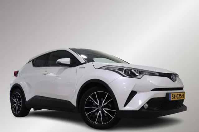 Toyota C-HR (2018) thumbnail 5