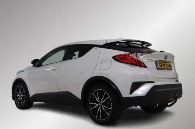 Toyota C-HR (2018) thumbnail 6