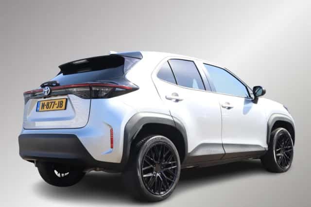 Toyota Yaris Cross (2021) thumbnail 2