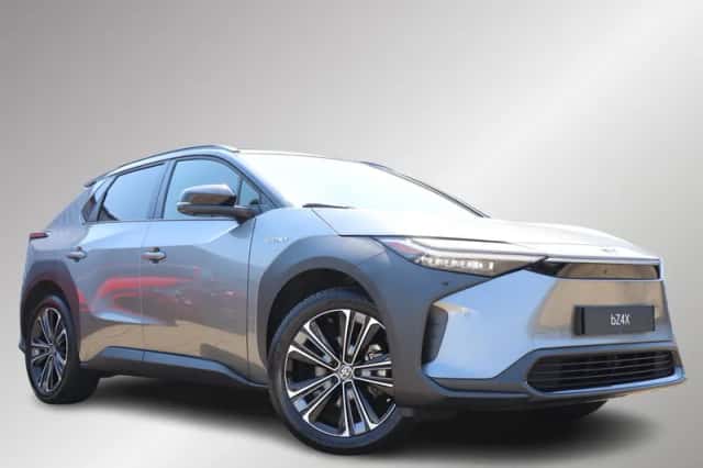 Toyota bZ4X (2024) thumbnail 4