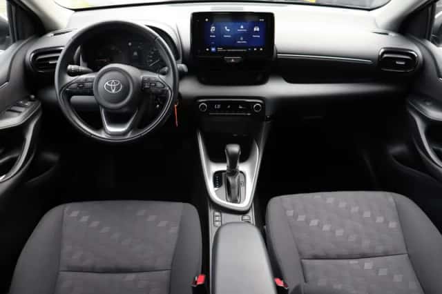 Toyota Yaris (2025) thumbnail 3