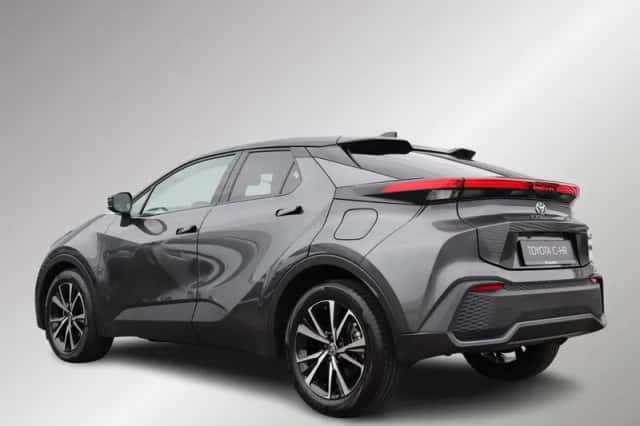 Toyota C-HR (2025) thumbnail 6