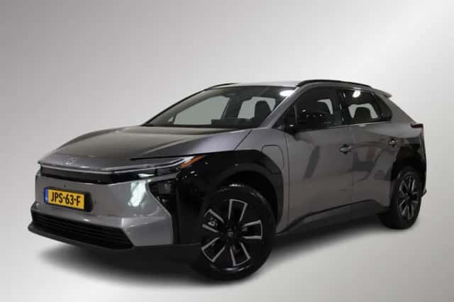 Toyota bZ4X (2025) thumbnail 1