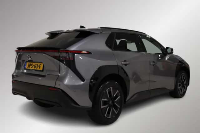 Toyota bZ4X (2025) thumbnail 2