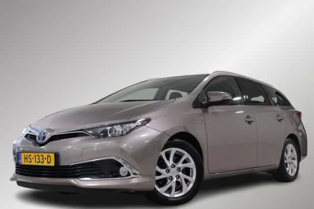 Toyota Auris (2016) thumbnail 1