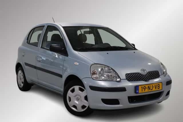 Toyota Yaris (2003) thumbnail 2