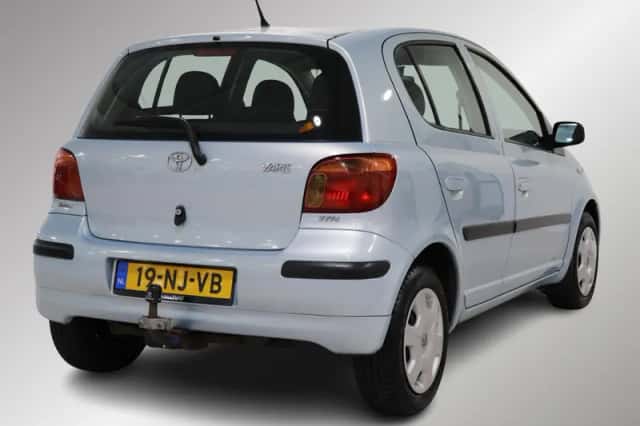 Toyota Yaris (2003) thumbnail 3