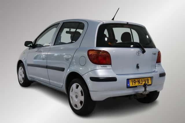 Toyota Yaris (2003) thumbnail 4