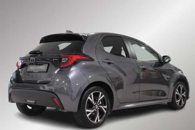 Toyota Yaris (2025) thumbnail 2