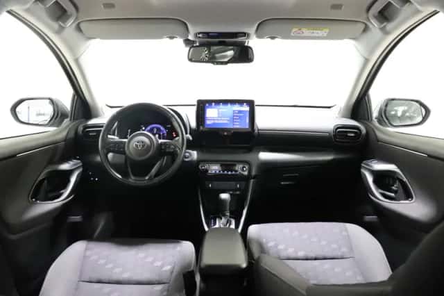 Toyota Yaris (2025) thumbnail 3