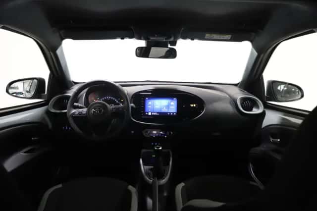 Toyota Aygo X (2024) thumbnail 3