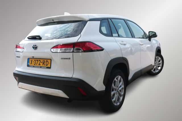 Toyota Corolla (2024) thumbnail 2