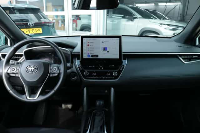 Toyota Corolla (2024) thumbnail 3