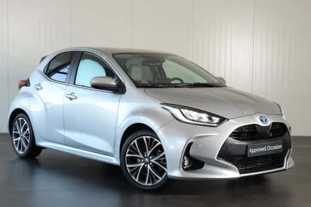 Toyota Yaris (2023) thumbnail 3