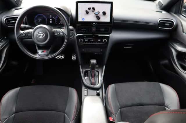 Toyota Yaris Cross (2024) thumbnail 3