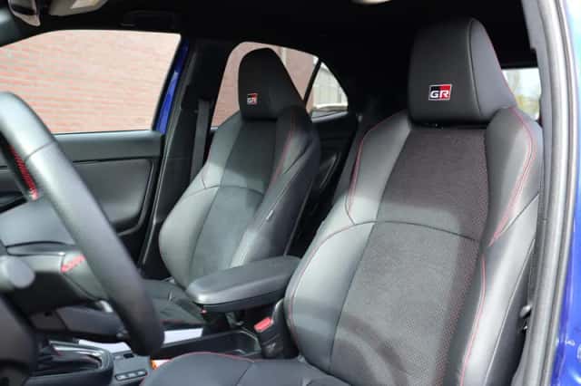 Toyota Yaris Cross (2024) thumbnail 4