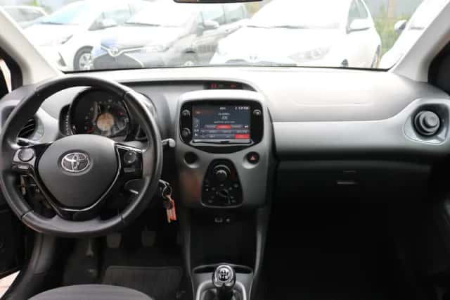 Toyota Aygo (2020) thumbnail 3