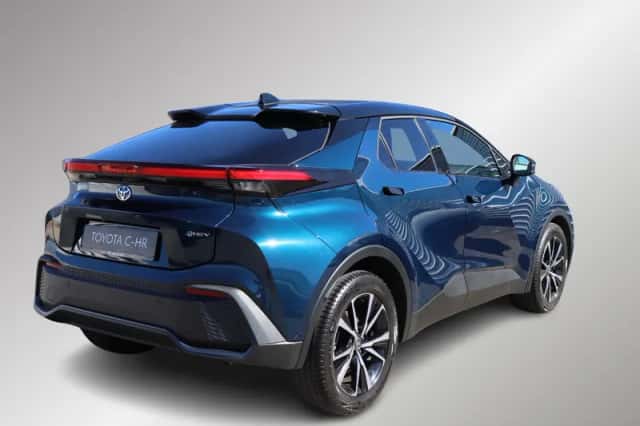 Toyota C-HR (2025) thumbnail 2
