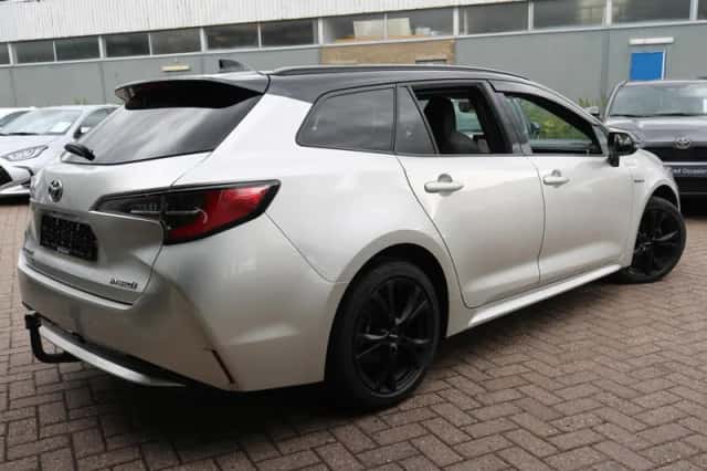 Toyota Corolla (2022) thumbnail 2