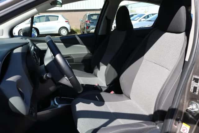 Toyota Yaris (2016) thumbnail 3