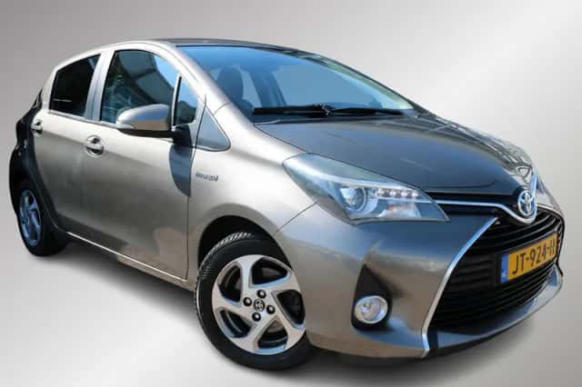 Toyota Yaris (2016) thumbnail 5