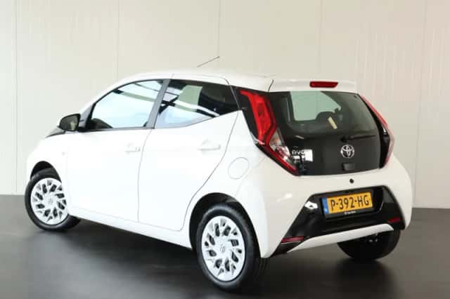 Toyota Aygo (2022) thumbnail 2