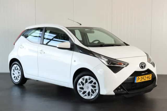 Toyota Aygo (2022) thumbnail 3