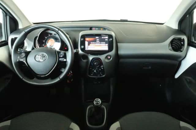 Toyota Aygo (2022) thumbnail 5