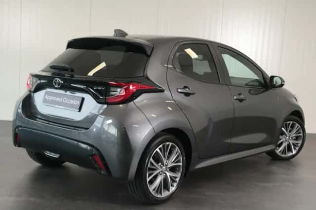 Toyota Yaris (2024) thumbnail 2