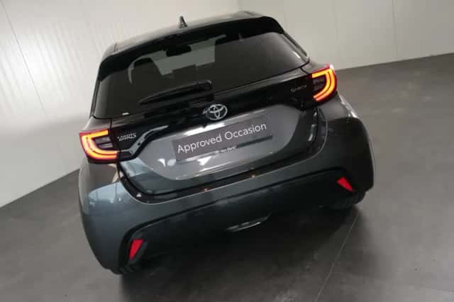 Toyota Yaris (2024) thumbnail 4