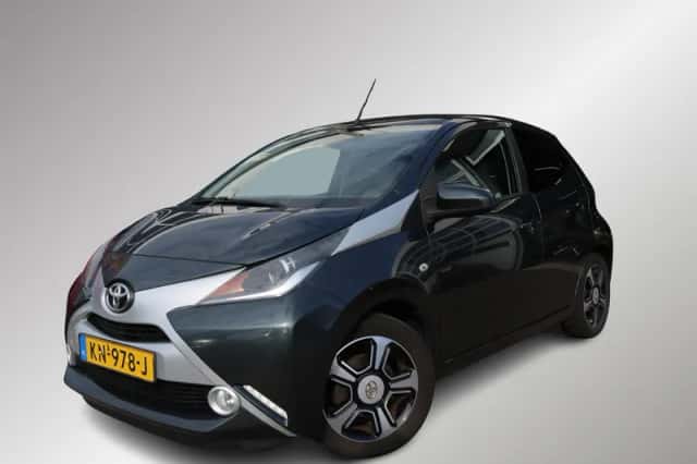 Toyota Aygo (2016) thumbnail 2