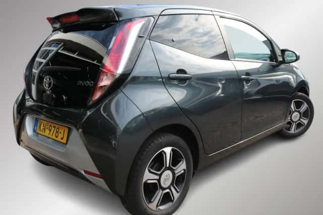 Toyota Aygo (2016) thumbnail 3