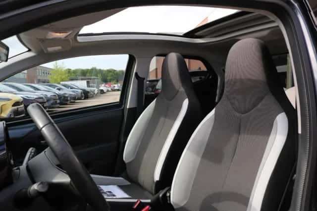 Toyota Aygo (2016) thumbnail 4