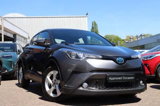 Toyota C-HR (2017) thumbnail 6