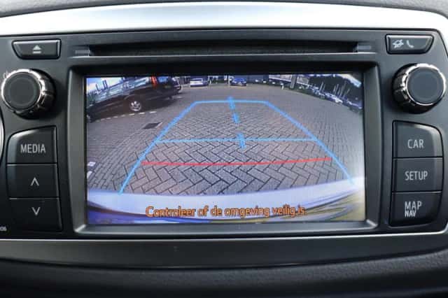 Toyota Yaris (2011) thumbnail 5