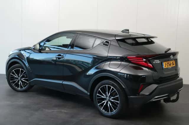 Toyota C-HR (2020) thumbnail 4