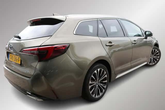 Toyota Corolla (2024) thumbnail 2