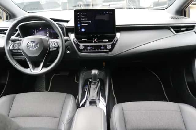 Toyota Corolla (2024) thumbnail 3