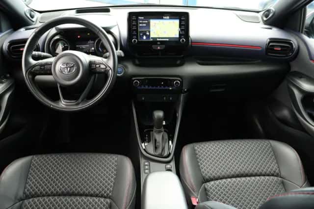 Toyota Yaris (2021) thumbnail 3
