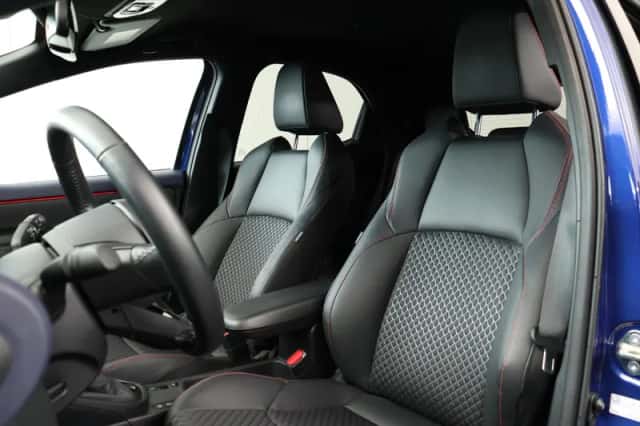 Toyota Yaris (2021) thumbnail 4