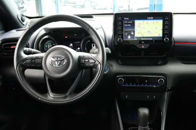Toyota Yaris (2021) thumbnail 5