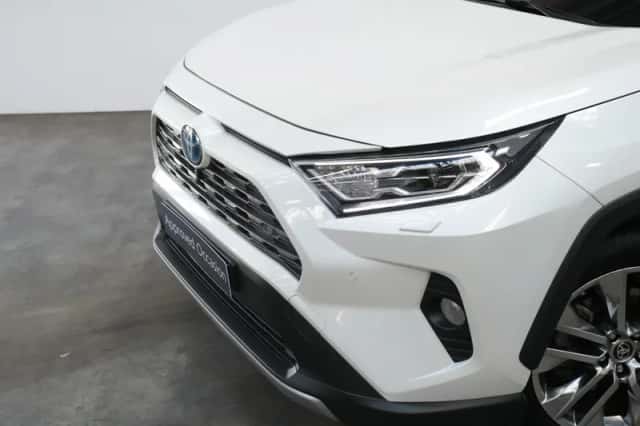 Toyota RAV4 (2020) thumbnail 3