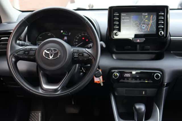 Toyota Yaris (2023) thumbnail 4