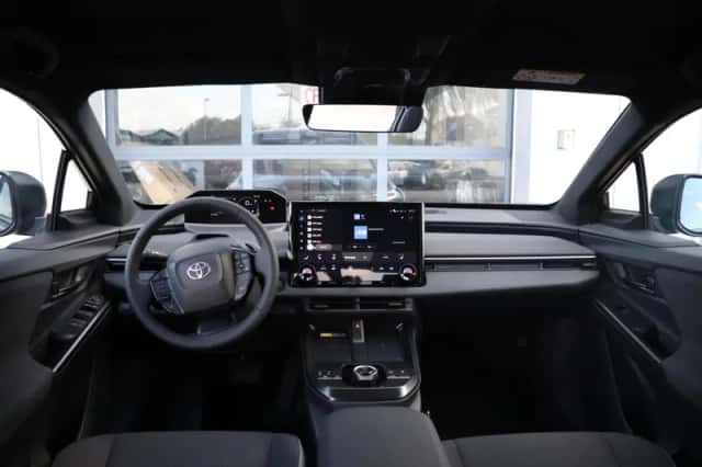 Toyota C-HR+ (2026) thumbnail 3